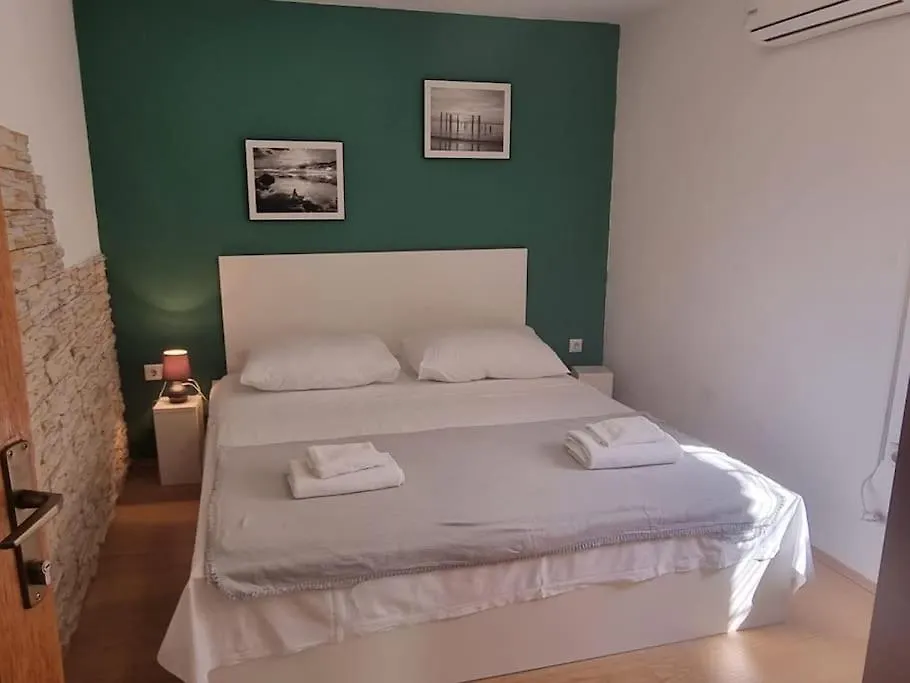 Evala Apartment Split